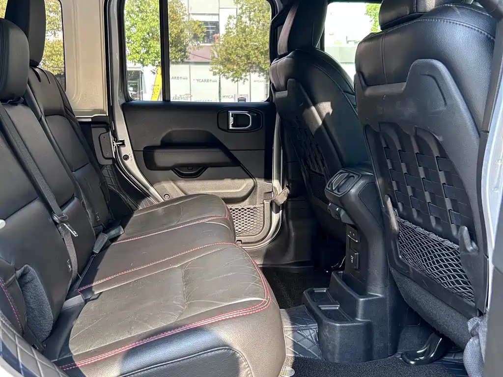 Jeep Wrangler 2021 — фото 15