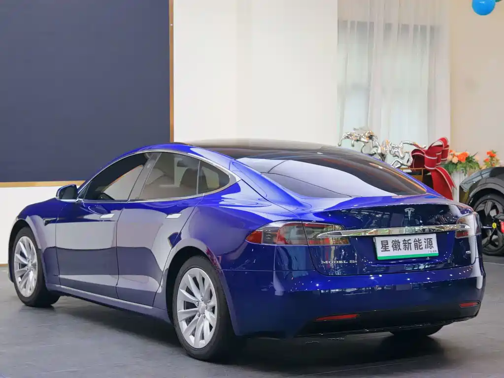 Tesla Model S 2018 — фото 20