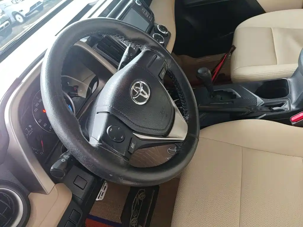 Toyota RAV4 2014 — фото 17