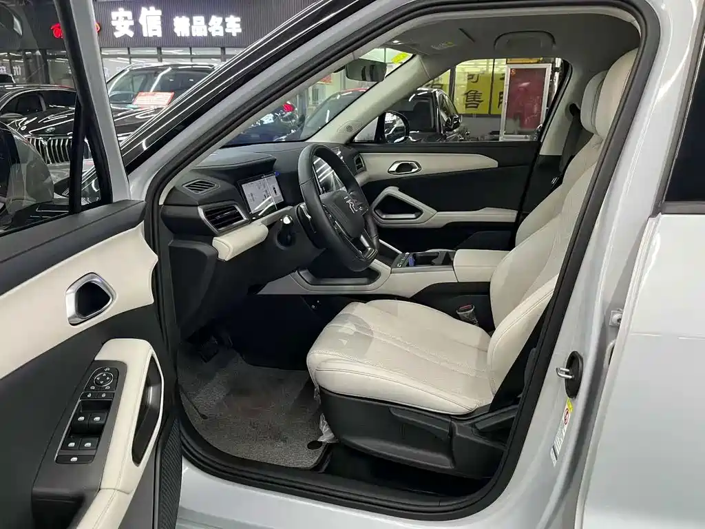 BYD Yuan UP 2025