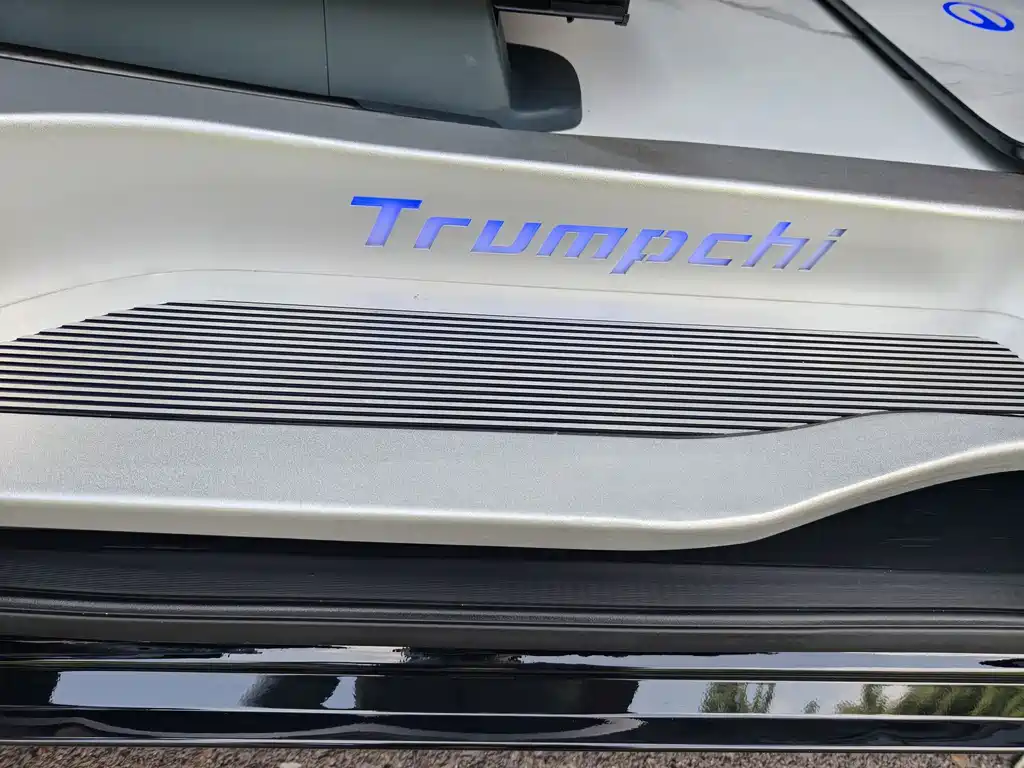 GAC Trumpchi E8 PHEV 2024 — фото 13