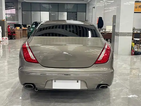 Jaguar XJ 2012