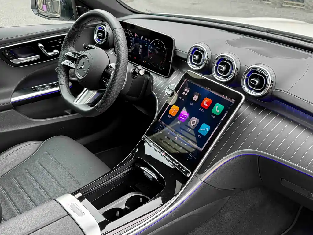 Mercedes-Benz C-Class 2024 — фото 11