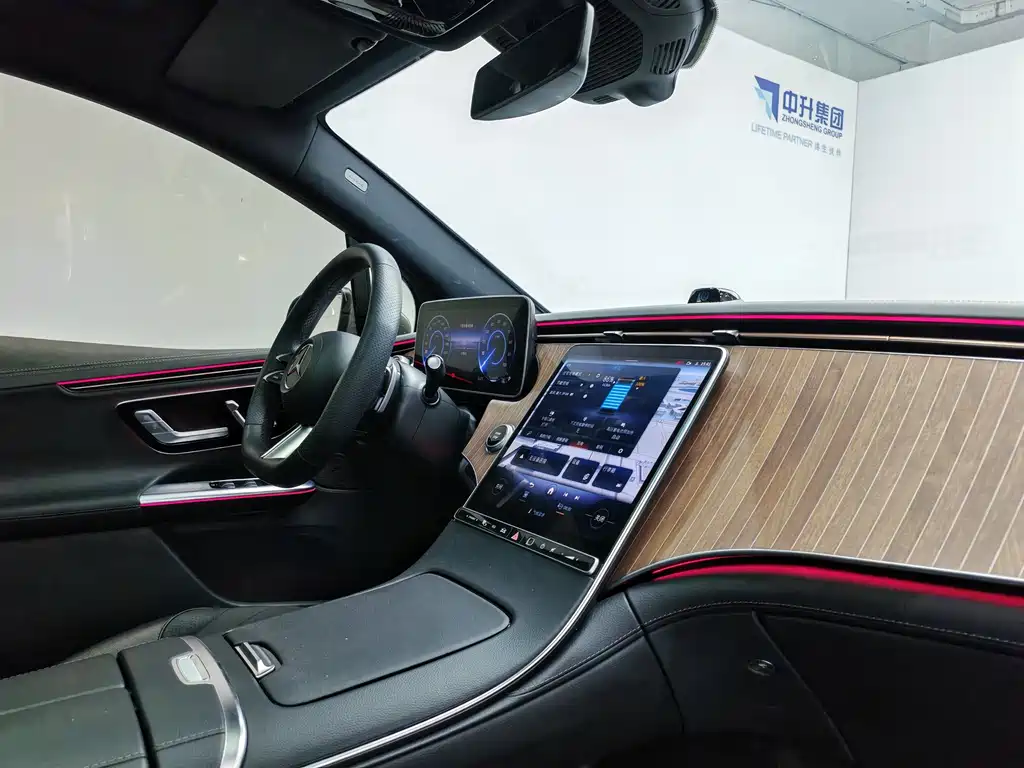 Mercedes-Benz EQE SUV 2024 — фото 15