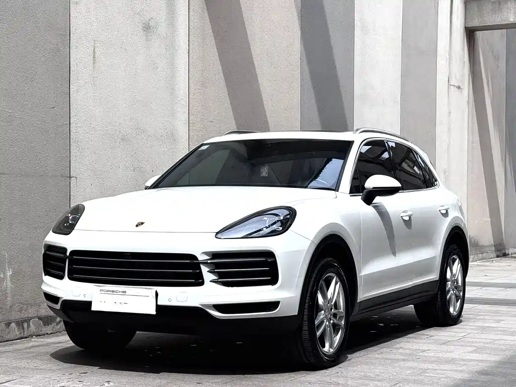 Porsche Cayenne 2021 — фото 1