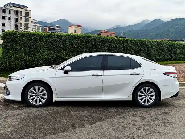 Toyota Camry 2021