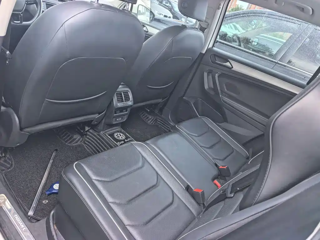 Volkswagen Tiguan L 2018 — фото 11