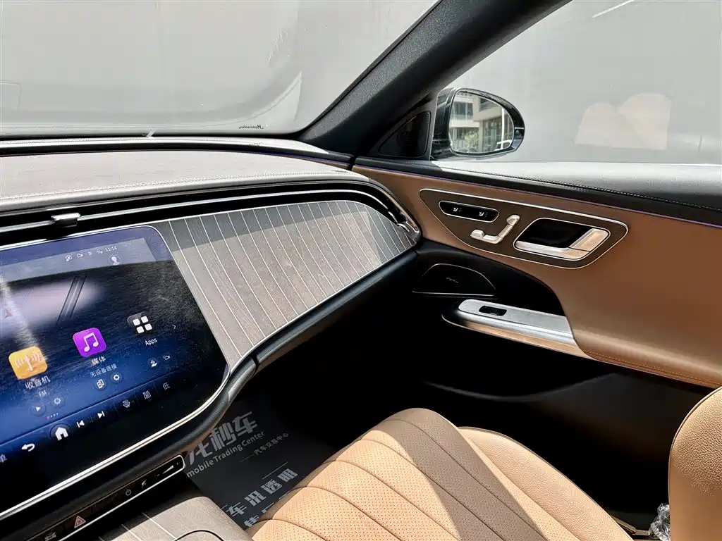 Mercedes-Benz E-Class 2025 — фото 18