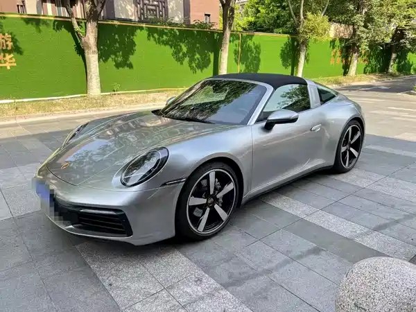 Porsche 911 2021