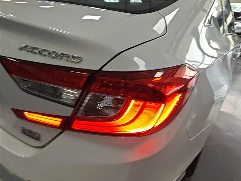 Honda Accord 2020 — фото 8