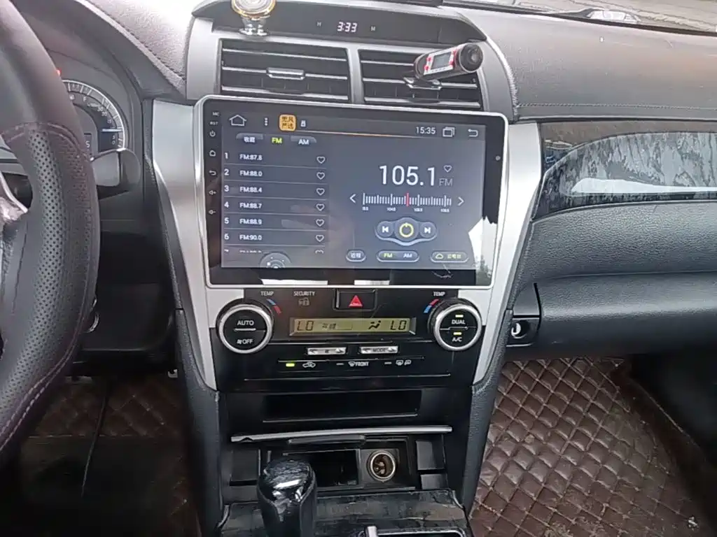 Toyota Camry 2014 — фото 13