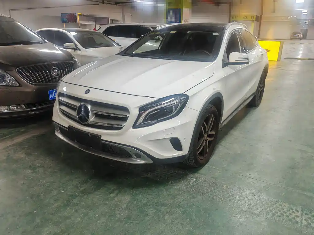 Mercedes-Benz GLA 2015 — фото 1