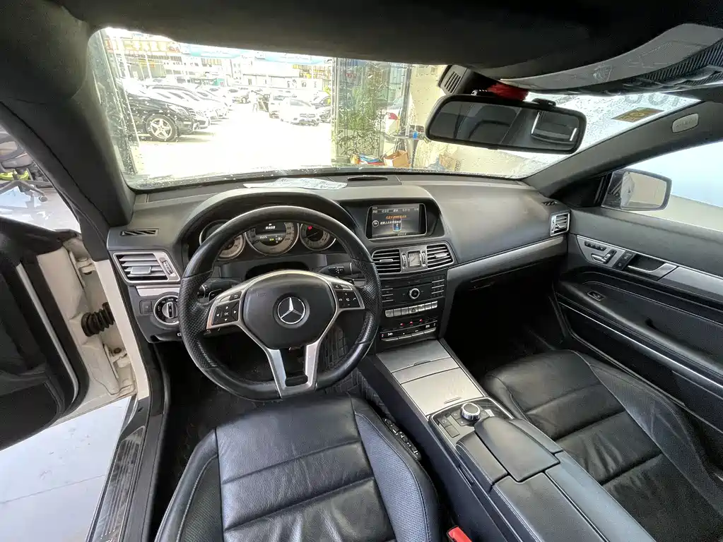 Mercedes-Benz E-Class 2017 — фото 15