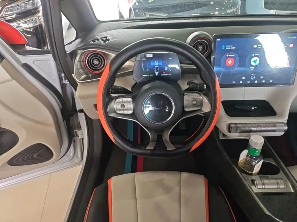 BYD Dolphin 2022 — фото 11