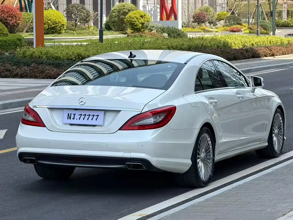 Mercedes-Benz CLS 2015 — фото 16