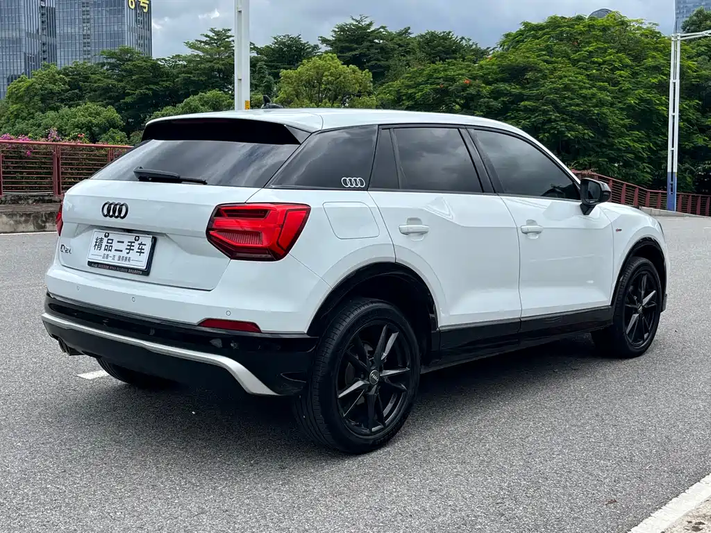 Audi Q2L 2021