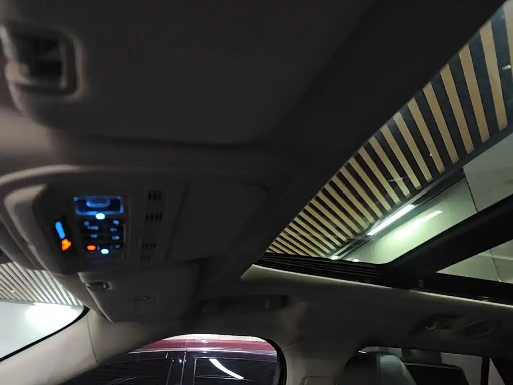 Ford Explorer 2021 — фото 18