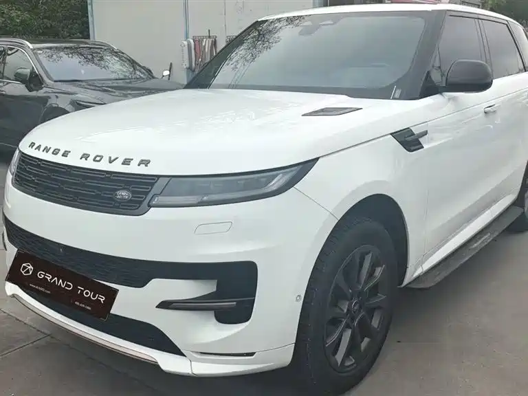 Land Rover Sport 2024 — фото 1