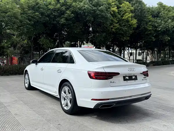 Audi A4L 2019