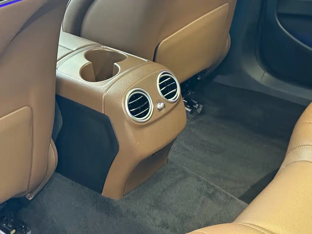 Mercedes-Benz E-Class 2020 — фото 13