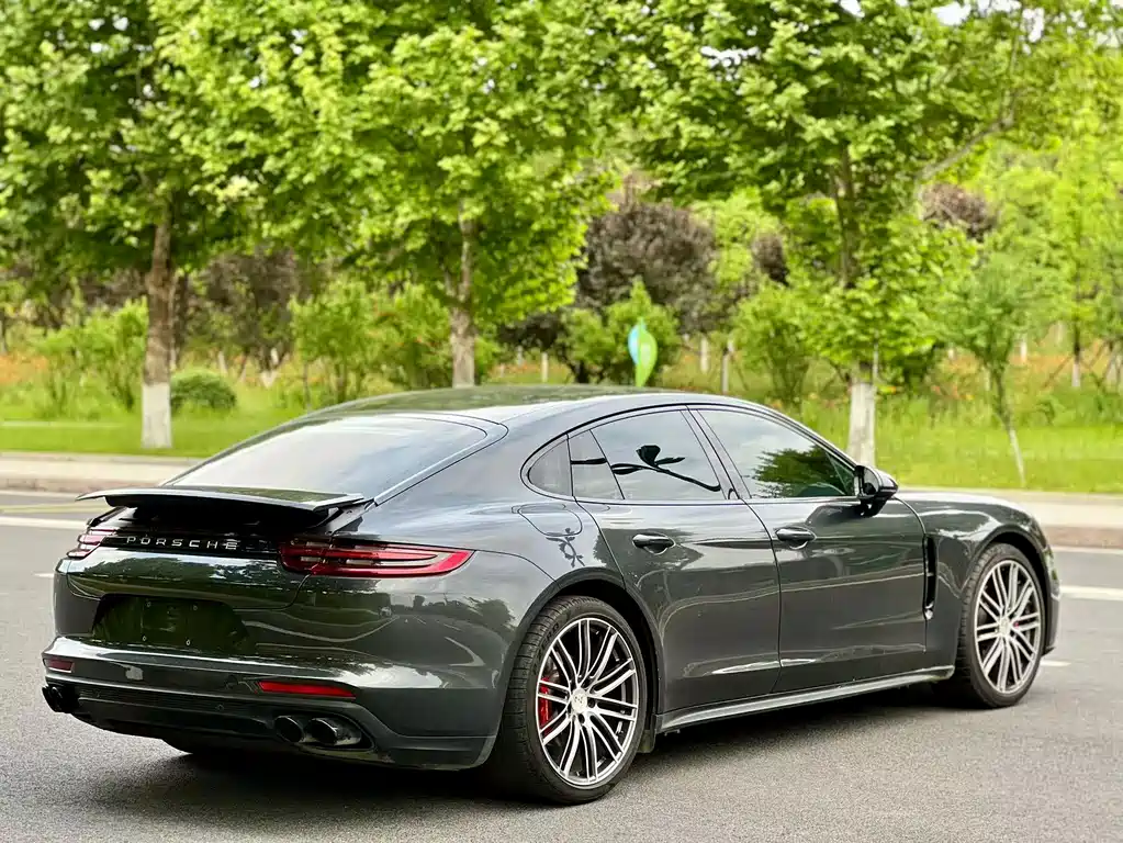Porsche Panamera 2018 — фото 9