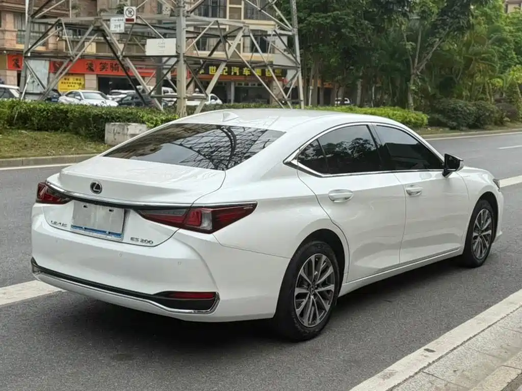 Lexus ES 2024 — фото 4