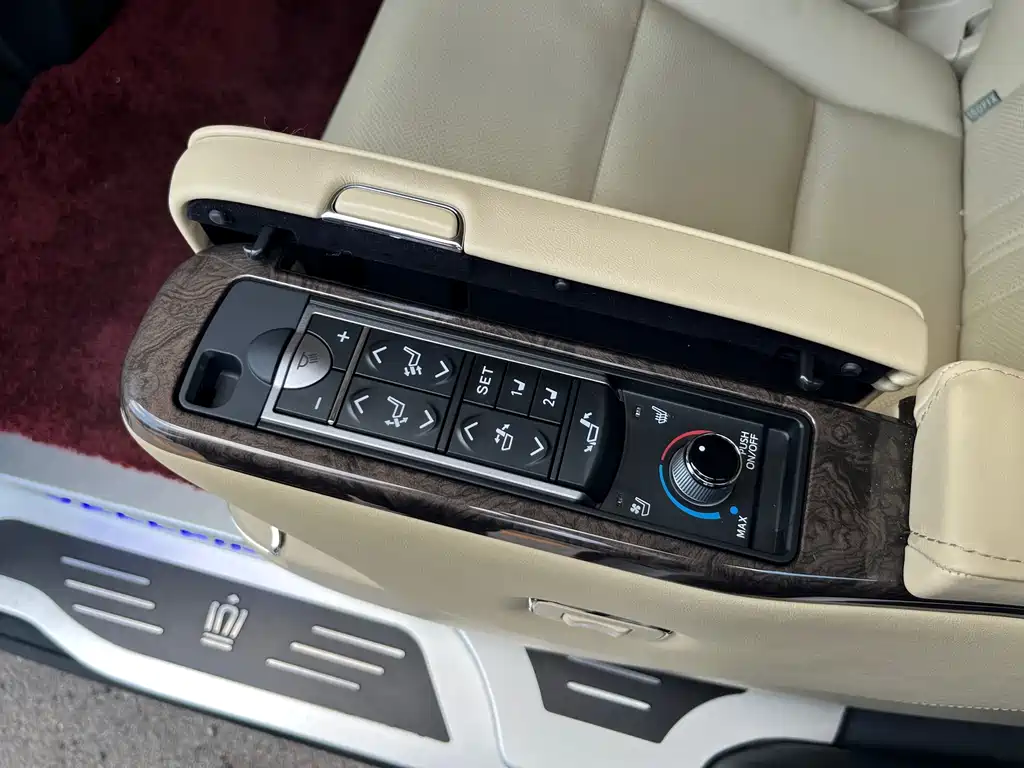 Toyota Vellfire 2023 — фото 22
