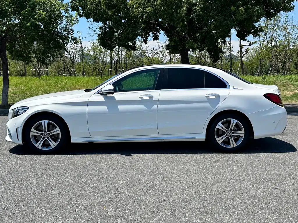 Mercedes-Benz C-Class 2021