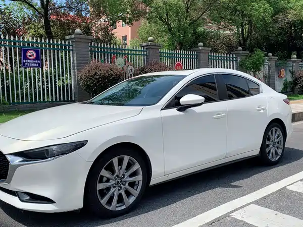 Mazda 3 Axela 2020