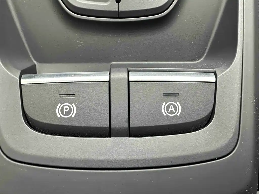 Audi Q2L 2022 — фото 15