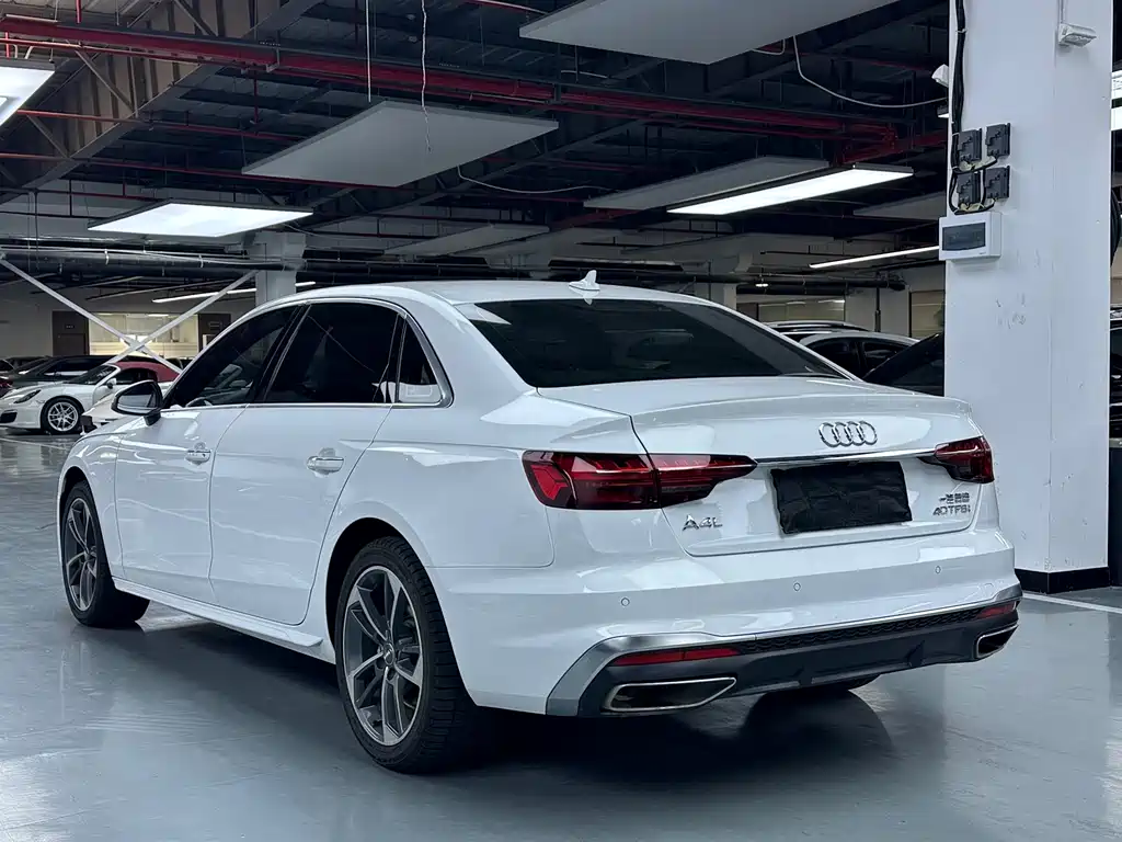 Audi A4L 2022 — фото 18