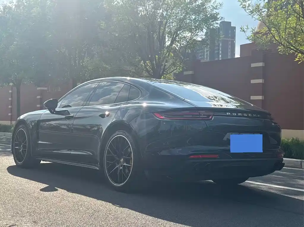 Porsche Panamera 2019 — фото 18