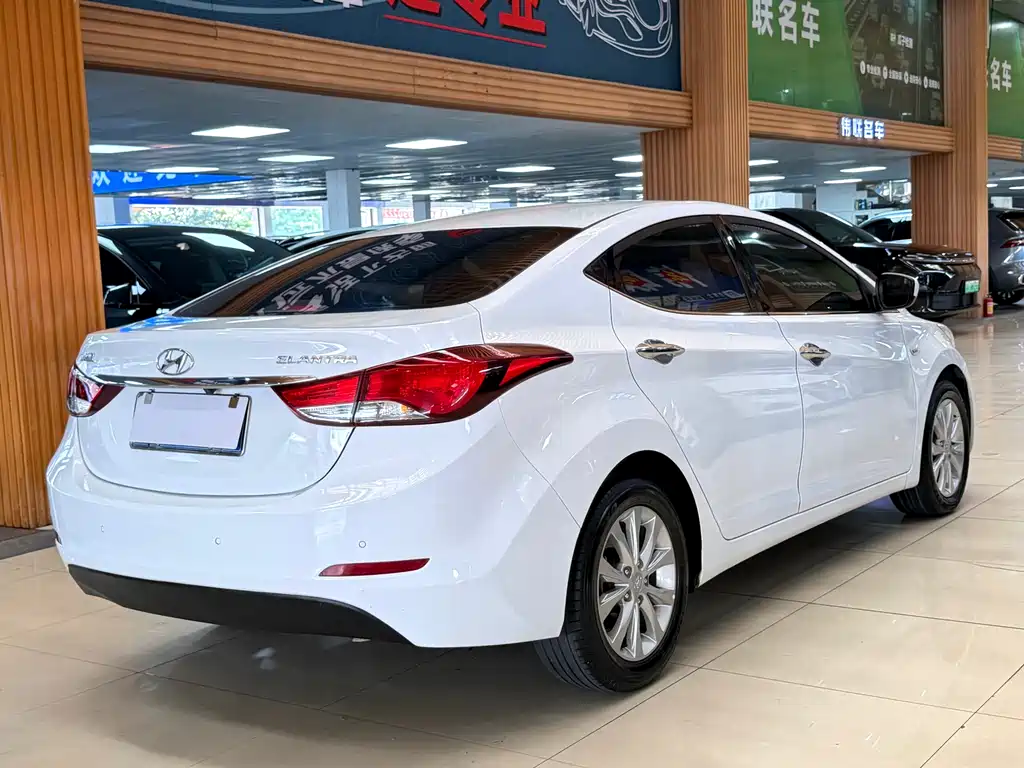 Hyundai Elantra Langdong 2018 — фото 6