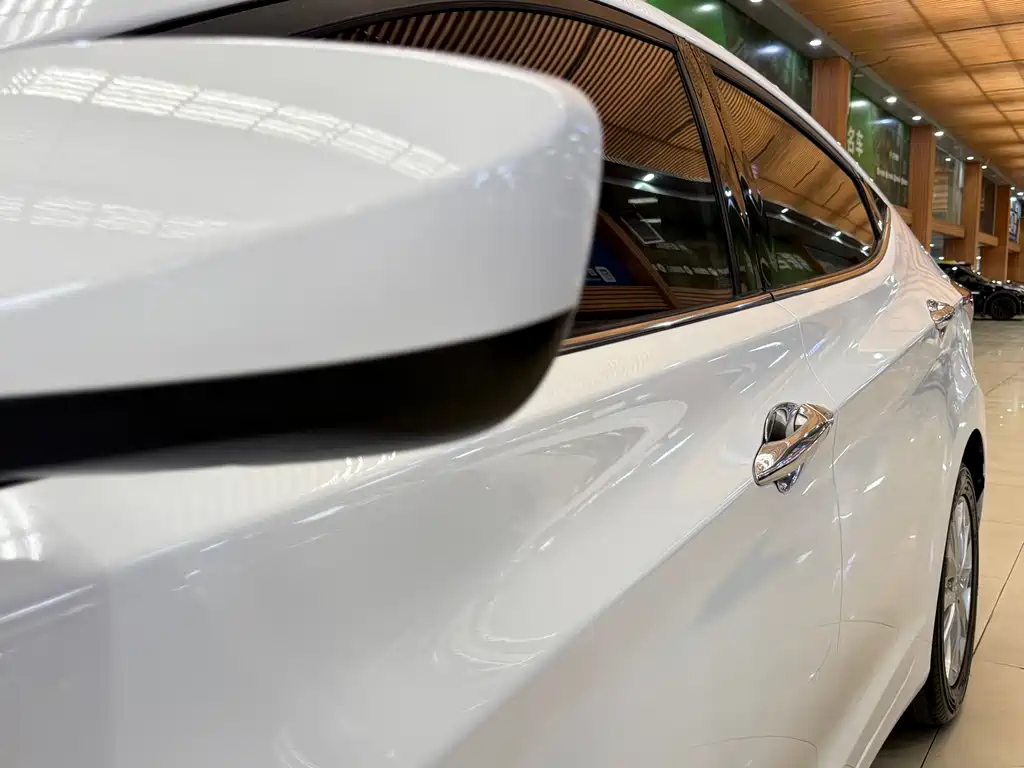 Hyundai Elantra Langdong 2018 — фото 22