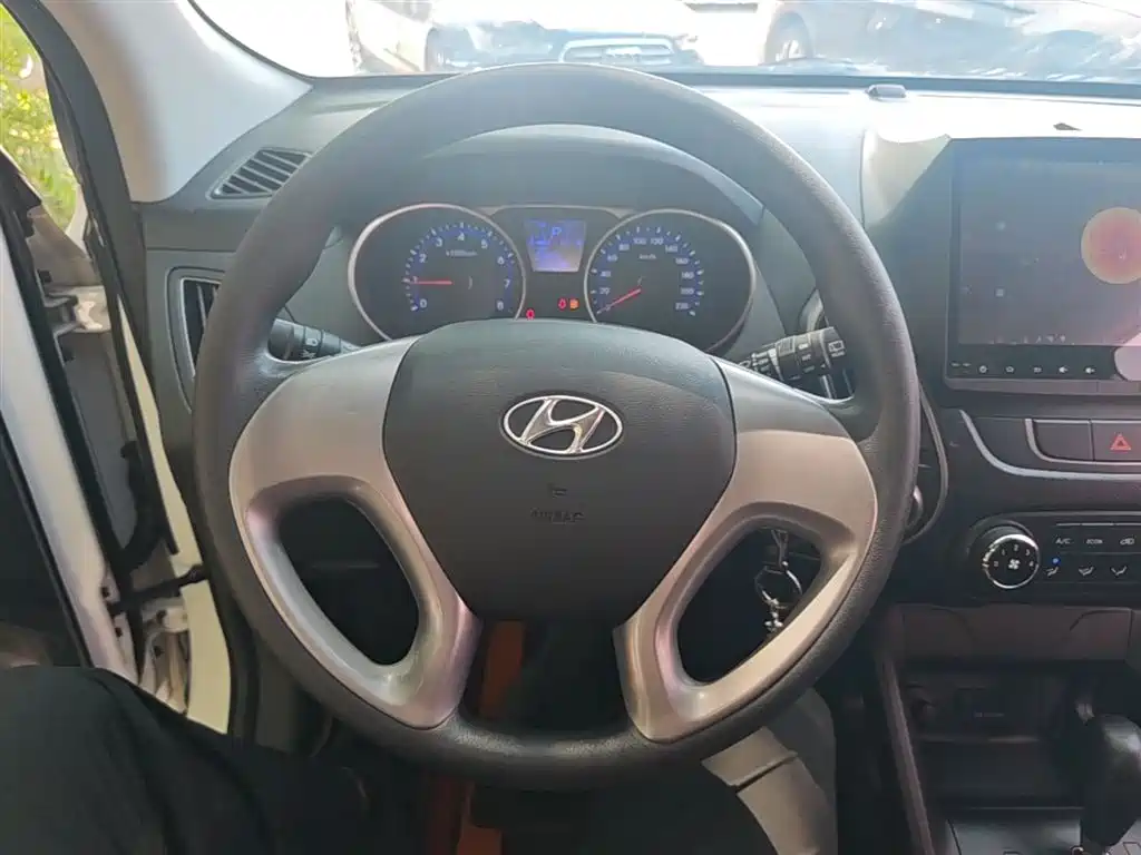 Hyundai ix35 2017 — фото 11