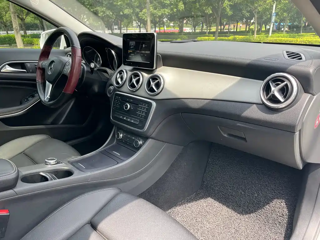 Mercedes-Benz GLA 2016 — фото 20