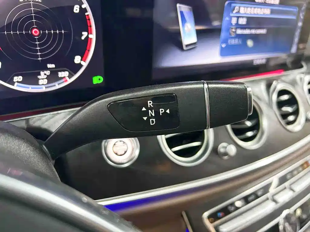 Mercedes-Benz E-Class 2018 — фото 12