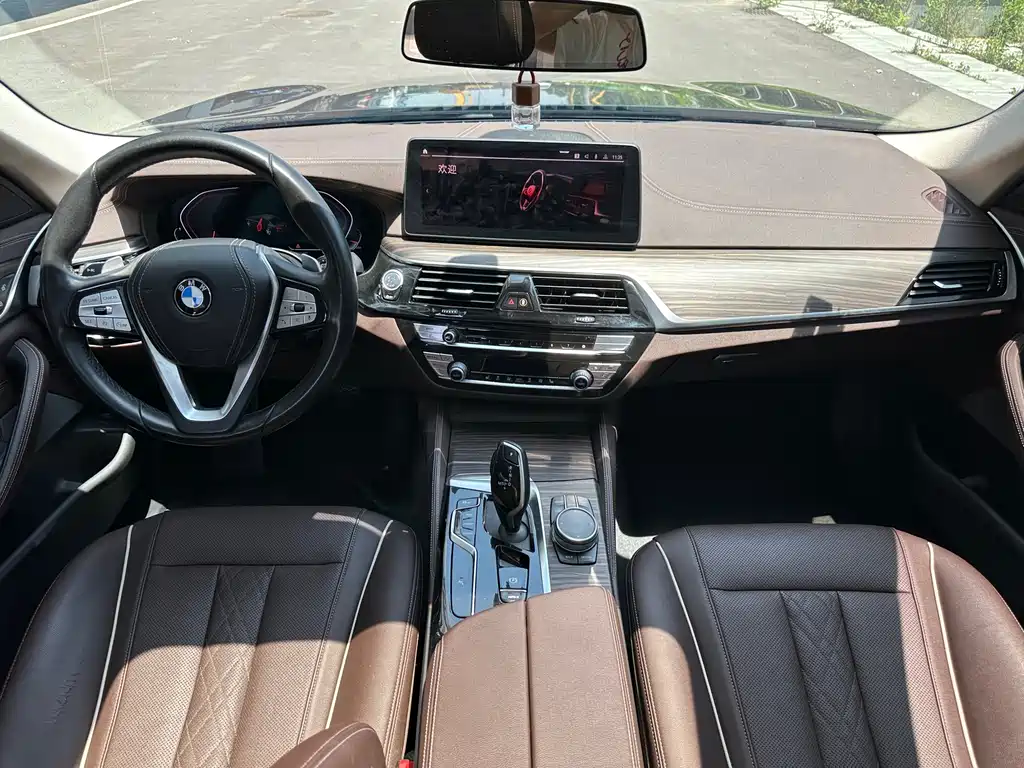 BMW 5 Series 2021