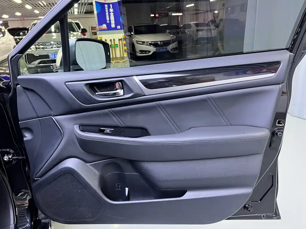 Subaru Legacy 2016 — фото 13