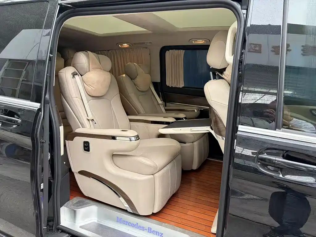 Mercedes-Benz V-Class 2021 — фото 13