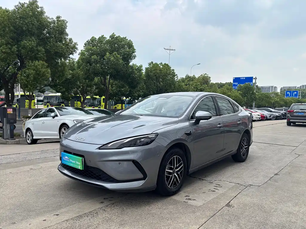 BYD Seal 05 DM-i 2025 — фото 1