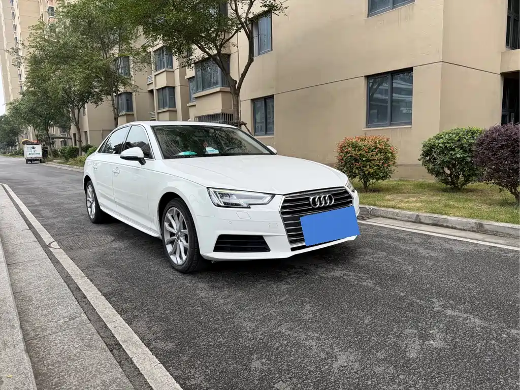Audi A4L 2018 — фото 3