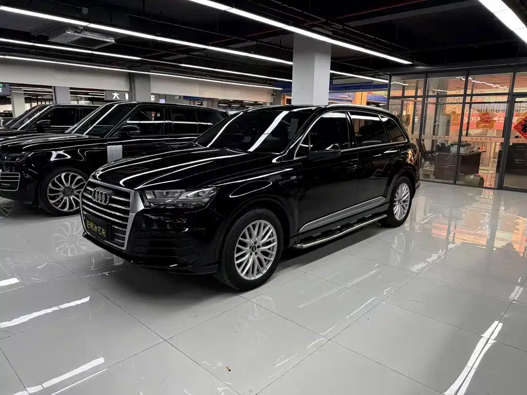 Audi Q7 2017 — фото 1