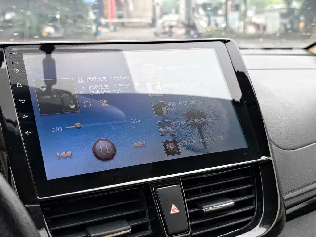 Toyota Yaris L 2016 — фото 16