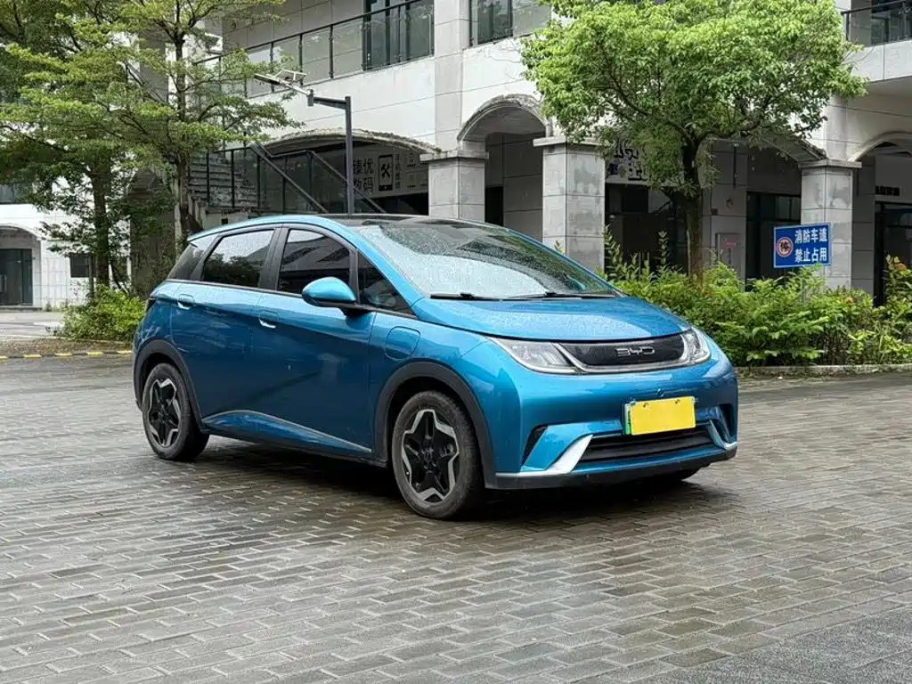 BYD Dolphin 2023