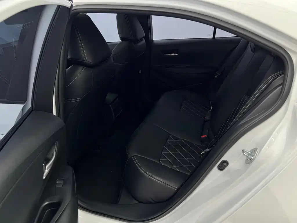 Toyota Corolla 2023 — фото 12