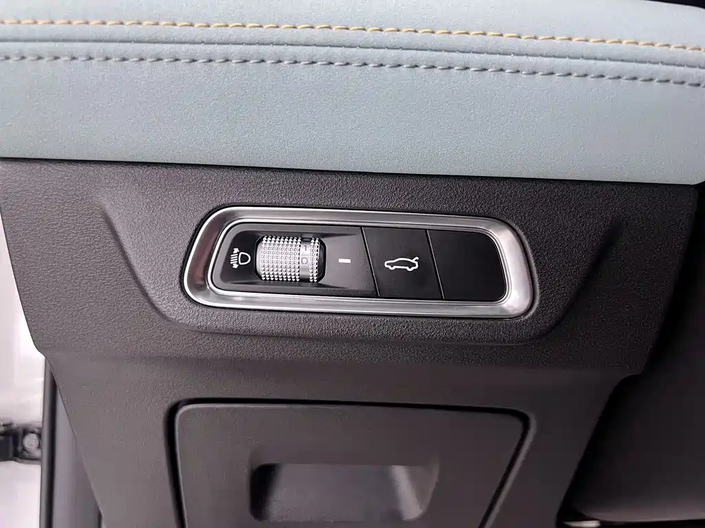 Geely Emgrand L 2022 — фото 9