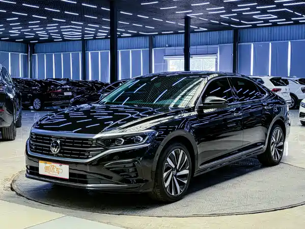 Volkswagen Passat 2023