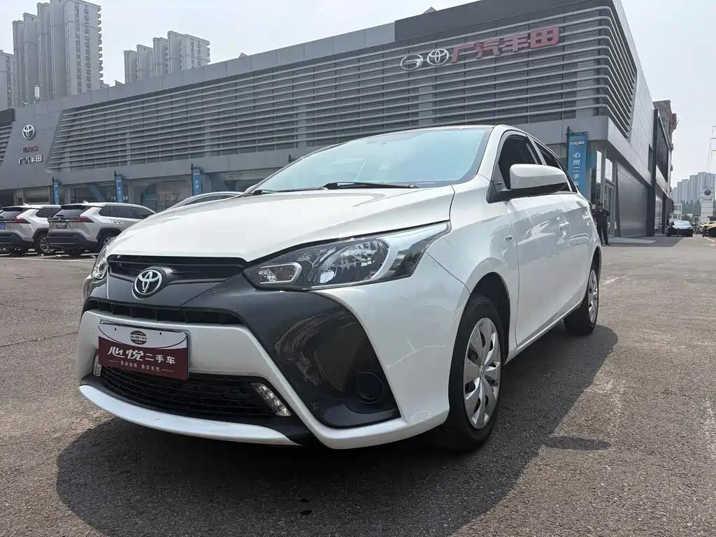 Toyota Yaris L 2022