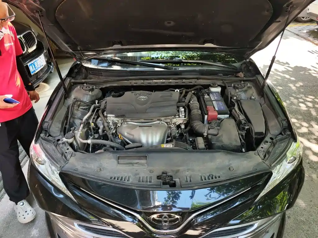 Toyota Camry 2018 — фото 11